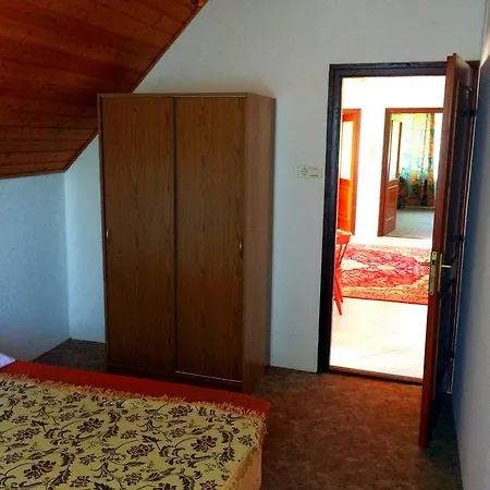 Balaton House Guest house Balatonszarszo